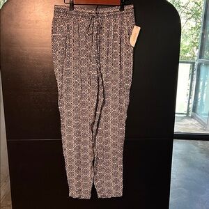 Laundry By Shelli Segal Black and White Patterned Pants